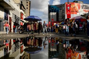 CNN: En Venezuela prometieron reactivación económica, pero tres meses de salario no llegan a un dólar