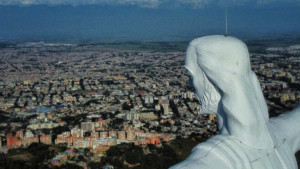 ‘Cali necesita mejorar en salud ante crisis por deudas de EPS, así como en empleo y educación’: ¿qué dice la ciudadanía sobre el futuro de la ciudad?