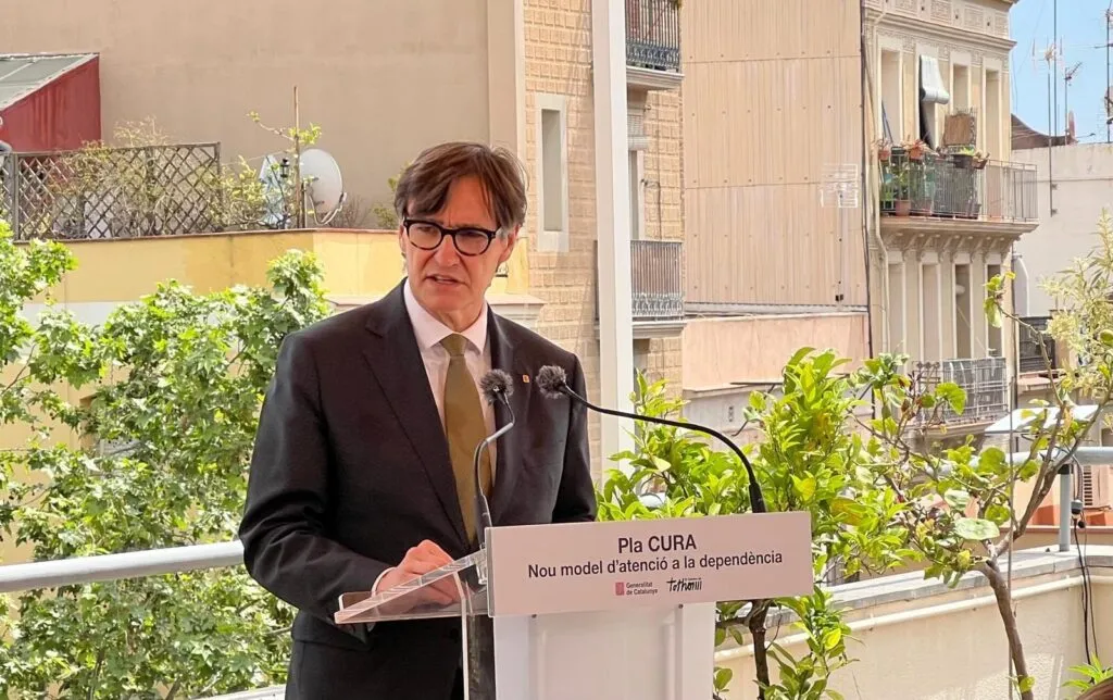 Cataluña dará una ayuda universal de hasta 200 euros a los dependientes que esperan su prestación