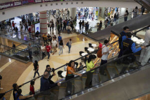 Centros comerciales apagarán escaleras eléctricas para sumarse al ahorro energético