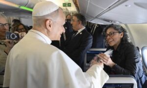 Chucherías criollas endulzaron la gira del Papa