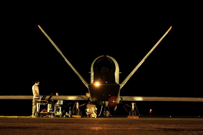 “Click izquierdo, click derecho”, así decide la IA un ataque en la guerra. China, Rusia y EEUU cada vez necesitan menos humanos