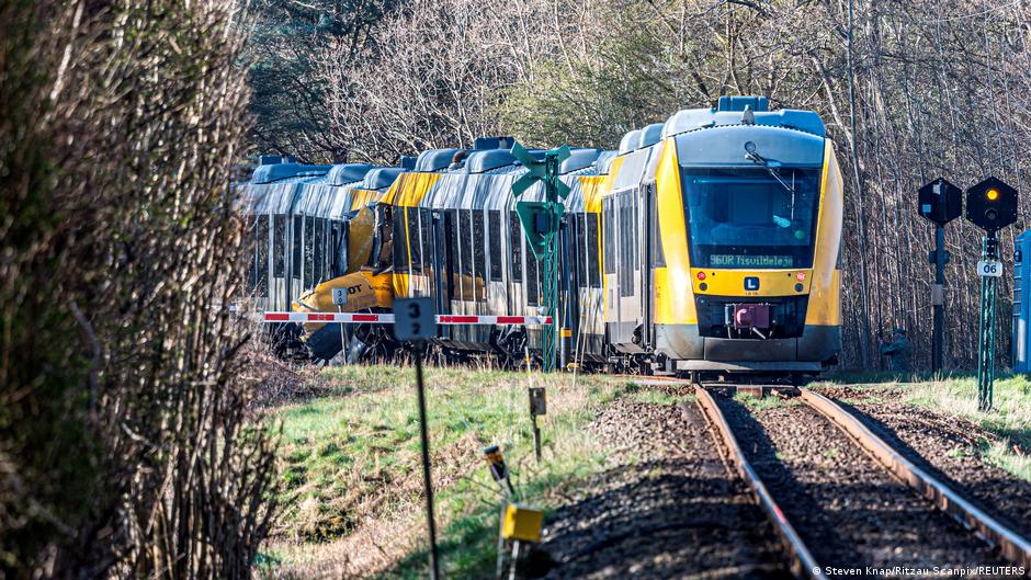 Colisión de trenes en Dinamarca deja numerosos heridos