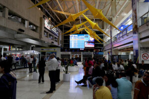 Conectividad aérea en Venezuela supera las 120 frecuencias semanales, según experto