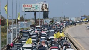 Conflicto en Oriente Próximo | Carreteras desbordadas y valoración de los daños en las primeras horas del alto el fuego de 10 días en el Líbano entre Israel y Hezbolá | elperiodico.com
