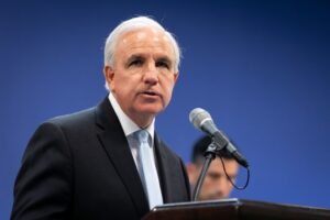 Congresista Carlos Giménez a Delcy Rodríguez: «Si no coopera, terminará al lado de Maduro en una cárcel federal» – AlbertoNews