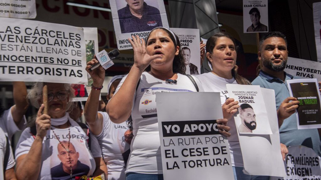 Convocan movilización global el 3 de mayo por los presos políticos
