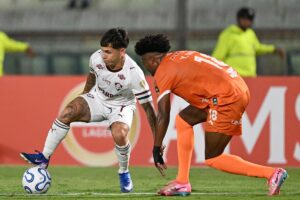 Cristopher Varela fue un muro y La Guaira frenó al favorito Fluminense
