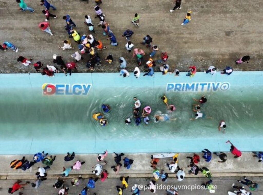 Critican al gobierno de Delcy Rodríguez por convertir un canal de riego en Portuguesa en piscina pública