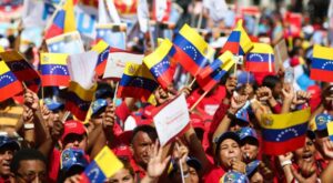 Culmina peregrinación por la paz con movilización en Caracas