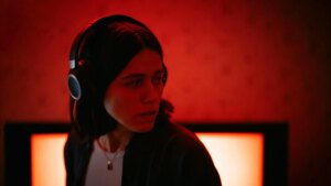 De qué va ‘Undertone’, la rarísima película de la que todo el mundo habla