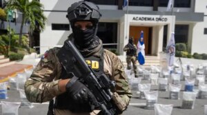 Decomisan 450 paquetes de cocaína y arrestan a 4 venezolanos
