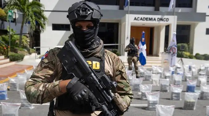 Decomisan 450 paquetes de cocaína y arrestan a 4 venezolanos