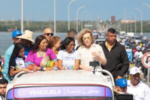 Delcy Rodríguez ensaya nuevo lema de campaña mientras intenta evadir unas elecciones libres