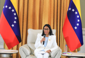 Delcy Rodríguez rechaza intento de agresión contra Donald Trump: «La violencia nunca será una opción» – AlbertoNews