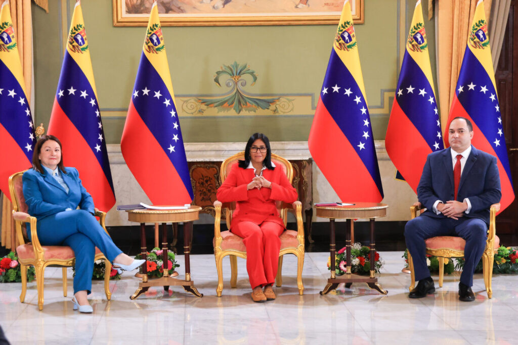 Delcy Rodríguez recurrió a la petrolera británica BP para intentar reactivar el negocio gasífero