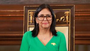 Delcy Rodríguez se compromete con los trabajadores venezolanos: «El 1 de mayo daremos otro paso y siempre con cautela»