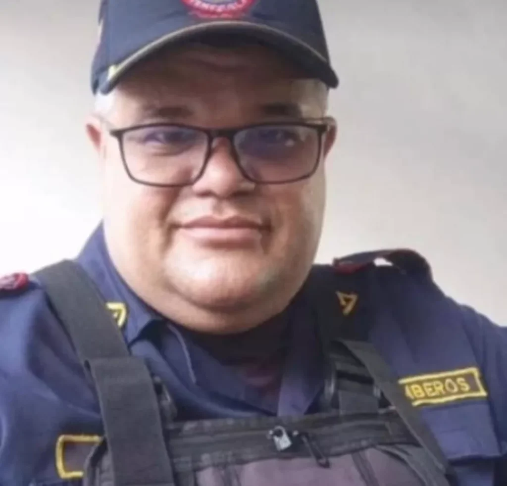 Detenido bombero por agredir a un adulto mayor tras incidente vial