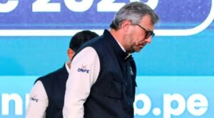 Dimite jefe del órgano electoral en Perú en medio de acusaciones
