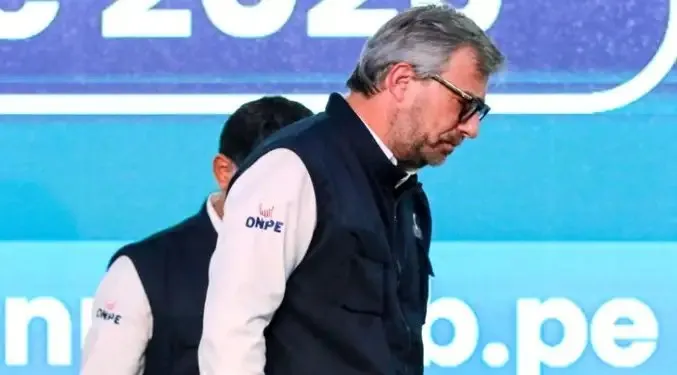 Dimite jefe del órgano electoral en Perú en medio de acusaciones
