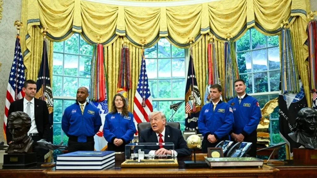 Donald Trump recibió a los astronautas de Artemis II tras el histórico viaje a la órbita lunar