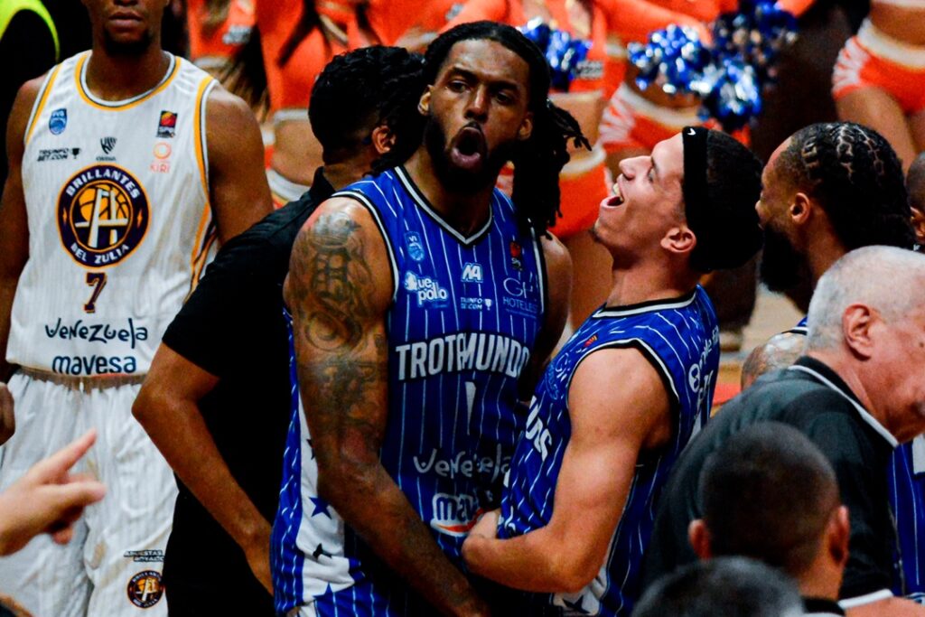 Donta Smith le dio la victoria a Trotamundos sobre Brillantes