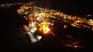 Dos muertos y más de 30 heridos tras fuga química en planta de West Virginia – AlbertoNews