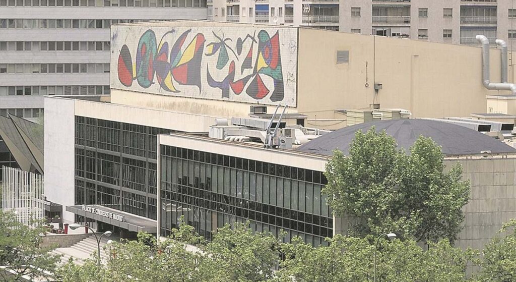 Duelo de gigantes en la Castellana: OHLA-Ifema y FCC-Stoneweg lideran la pugna por el Palacio de Congresos por 1.500 millones