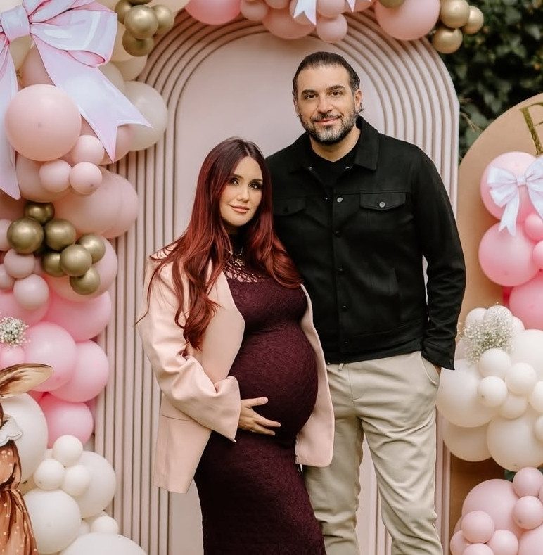 Dulce María comparte tiernas fotografías de su baby shower