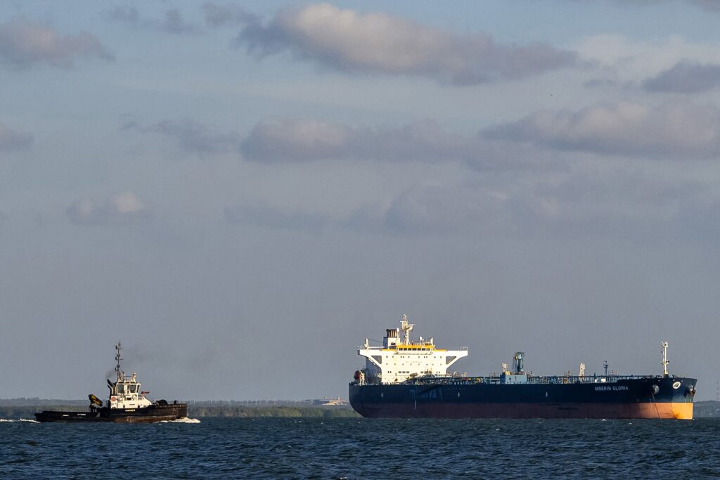 EE UU permite a empresas extranjeras operar con petróleo de Venezuela