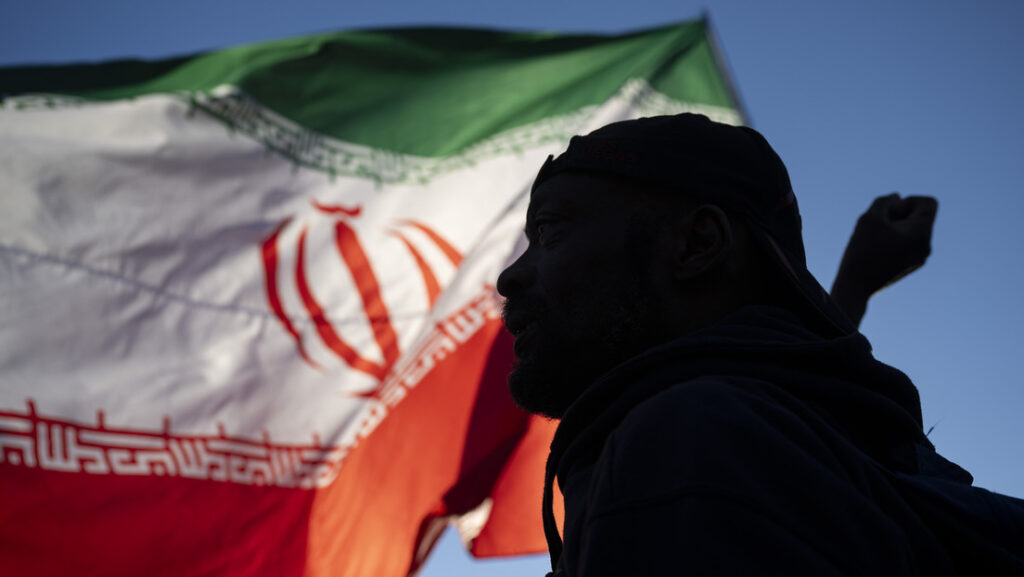 EE.UU. acusa a Irán de usar "el equivalente de un arma nuclear económica"