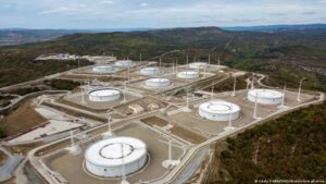 EE.UU. levanta la mayoría de las sanciones al petróleo ruso