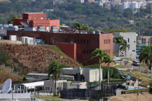 EN VIDEO: fracasó la vigilia convocada por Fernando Carrillo frente a Embajada de EEUU en Caracas