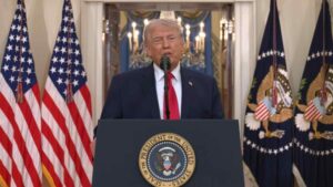 Trump destaca avances en Irán; asegura que EE.UU. no necesita el Estrecho de Ormuz