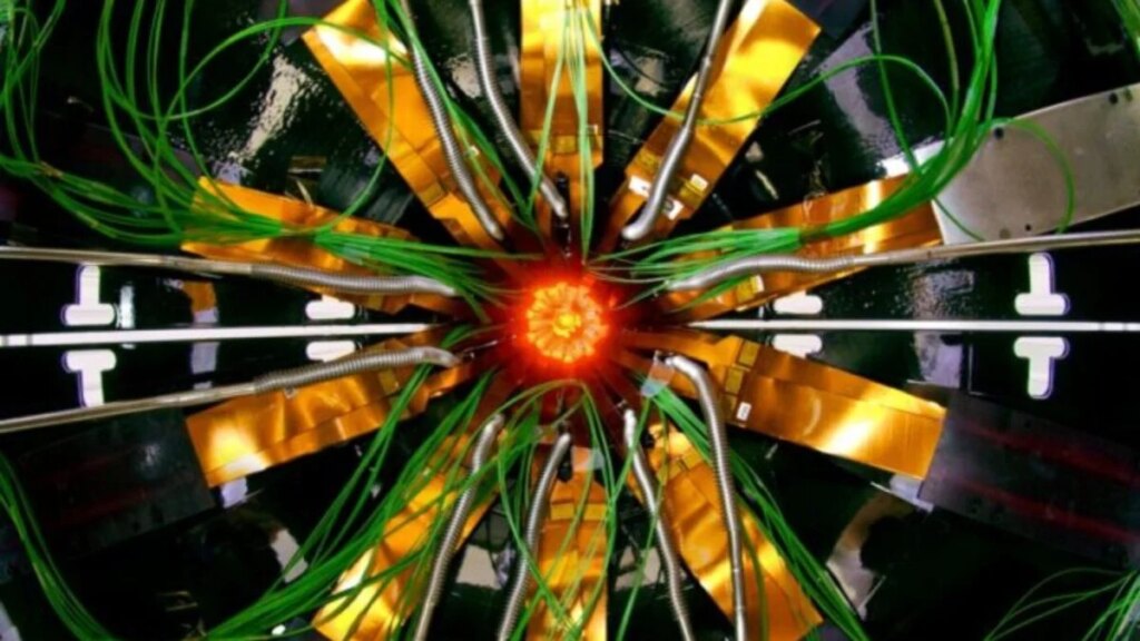 El CERN encuentra indicios de una física desconocida que desafía lo que sabemos del universo. Una extraña anomalía detectada en el LHC pone en duda el modelo que domina desde hace más de 50 años