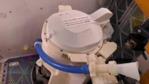 El DESCOMUNAL precio del inodoro que usan los astronautas de la nave Orión