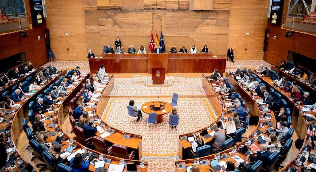 El Gobierno celebra que con la regularización de migrantes haya "dado la oportunidad a muchísimas personas que ya conviven" entre los españoles para darles "algo tan sencillo como vivir tranquilos"