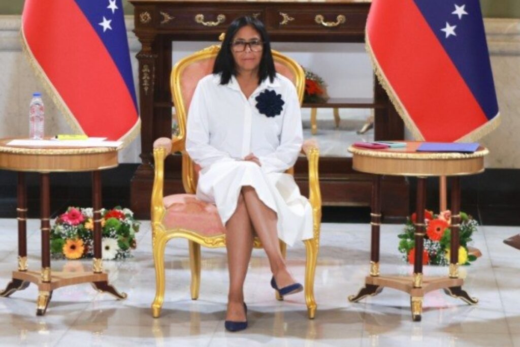 El Mundo: Aldama pagó un catering para cinco ministros de Sánchez con Delcy Rodríguez en chalé de Madrid