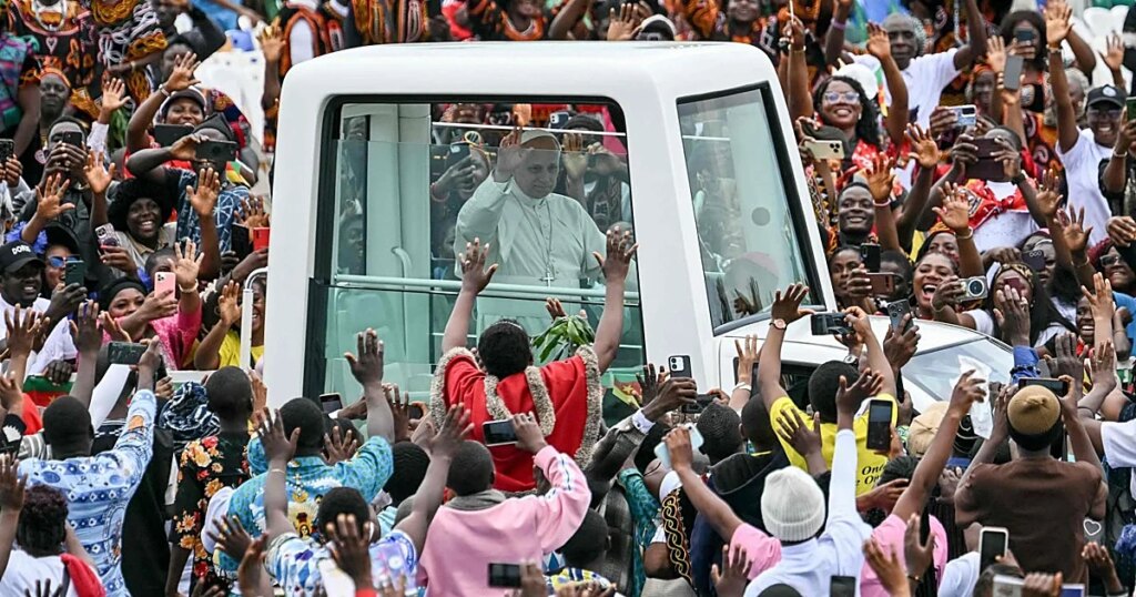 El Papa clama contra los «tiranos» que hacen la guerra tras su choque con Trump