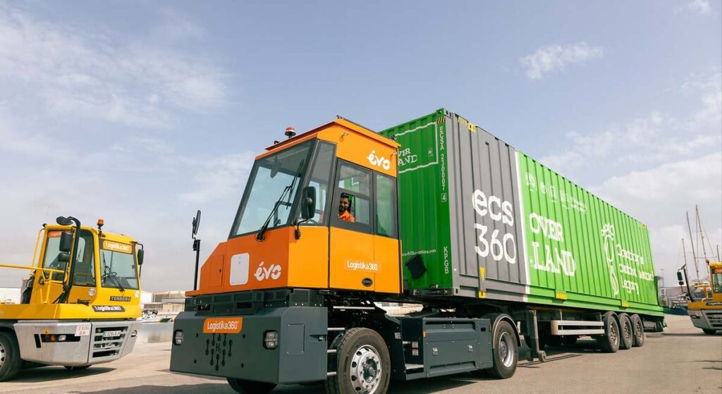 El Puerto de Algeciras prueba el primer tractor de hidrógeno: así funciona y por qué acelera la logística verde