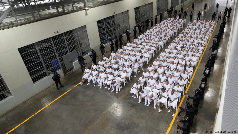 El Salvador abre a la prensa megajuicio contra pandilleros