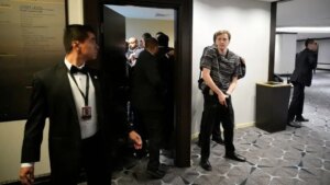 El Servicio Secreto de EE.UU. evacúa a Trump tras aparentes disparos