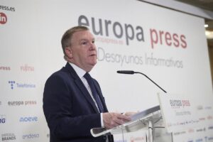 El comisario europeo de Justicia avisa de los riesgos de las redes sociales en menores: «Deben estar protegidos» | europapress.es