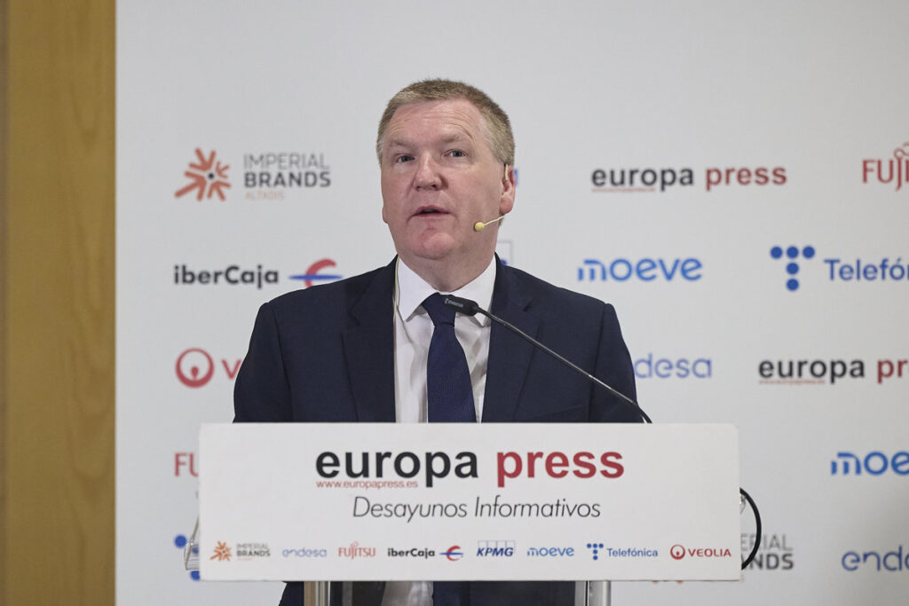 El comisario europeo de Justicia, tras el choque Gobierno-Peinado: "La separación de poderes es importante"