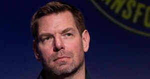 El demócrata Eric Swalwell renuncia a su escaño en Congreso de EE.UU. tras ser acusado por varias mujeres de agresión sexual