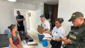 El engaño del agua ‘purificada’: así operan fábricas irregulares que las autoridades denuncian atentan contra la salud de los samarios