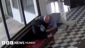 El impresionante video de un director de escuela en EE.UU. que neutralizó a un atacante que iba a llevar a cabo un tiroteo