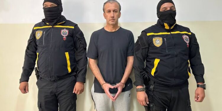 El juicio contra Tareck El Aissami y el caso PDVSA-Cripto se retoma mañana tras ser suspendido en la madrugada de este martes
