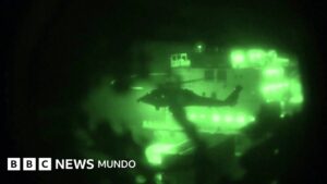 El momento en el que un navío de EE.UU. intercepta un barco carguero de Irán