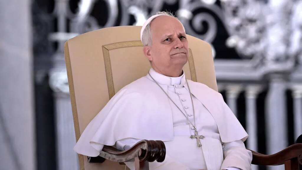 El papa León XIV apuntó de nuevo contra Donald Trump y dijo que el mundo no puede ser gobernado por tiranos